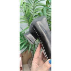 Zapato de salón negro con puntera cuadrada – Tacón 5 cm