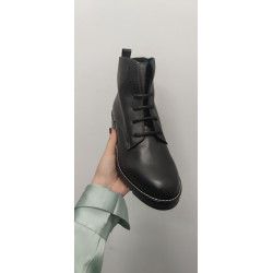 BOTÍN NEGRO PIEL TACÓN 4CM