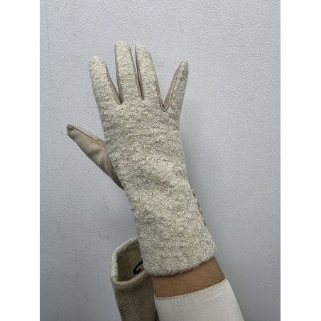 GUANTE PUNTO RIZO. BOTONES. BEIGE