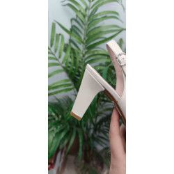 ZAPATO DESTALONADO FLUCHOS BLANCO