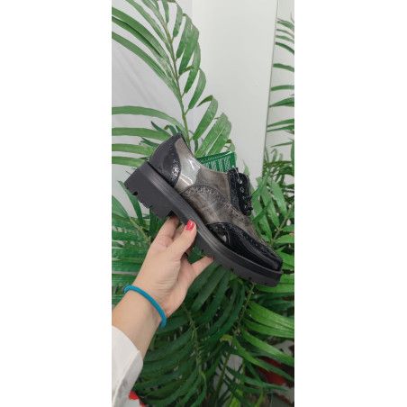 BLUCHERS NEGRO Y GRIS CHAROL