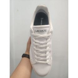 Deportiva de Piel Blanca con Contrafuerte Verde – Estilo y Comodidad