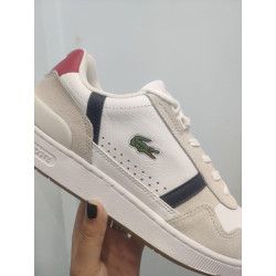 Deportiva de Piel con Detalles en Azul, Rojo y Beige – Confort y Estilo