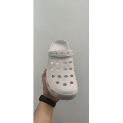 Crocs Blancas | Comodidad, Ligereza y Estilo para el Día a Día