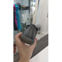 Zapato Kickers de Piel Negro – Estilo y Comodidad Atemporal