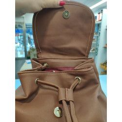 Mochila Marrón con Varios Compartimentos – Estilo y Funcionalidad