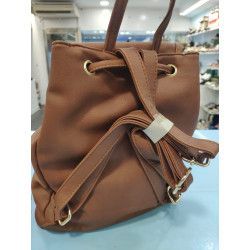 Mochila Marrón con Varios Compartimentos – Estilo y Funcionalidad