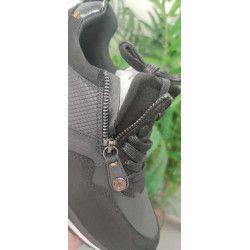 DEPORTIVA NEGRA CON CREMALLERA - REFRESH