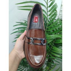 MOCASÍN CHAROL - FLUCHOS HEBILLA PLOMO