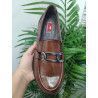MOCASÍN CHAROL - FLUCHOS HEBILLA PLOMO