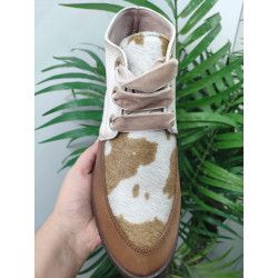 BOTÍN DE PIEL CON ESTAMPADO DE VACA