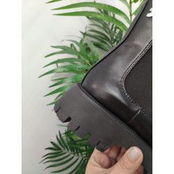 BOTA ELASTICO CON PLATAFORMA NEGRO