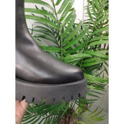 BOTA ELASTICO CON PLATAFORMA NEGRO