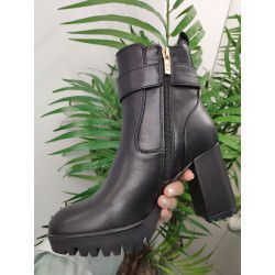 BOTÍN TACÓN ANCHO HEBILLA DORADA