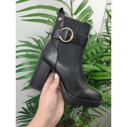 BOTÍN TACÓN ANCHO HEBILLA DORADA