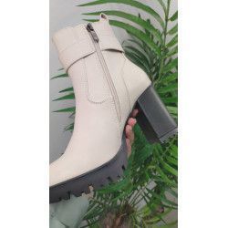 Cópia de BOTÍN TACÓN ANCHO HEBILLA DORADA