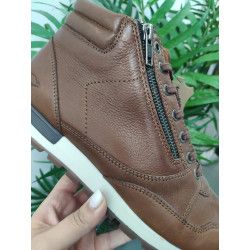 BOTÍN CUERO DOBLE CREMALLERA