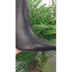 BOTÍN TACÓN FINO NEGRO