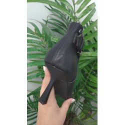 BOTÍN TACÓN FINO NEGRO