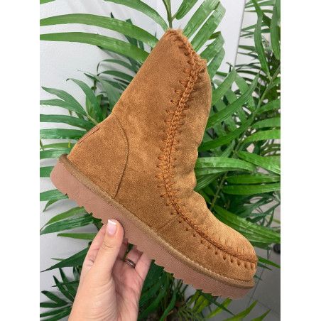 BOTA MARRÓN FORRADA DE PELO