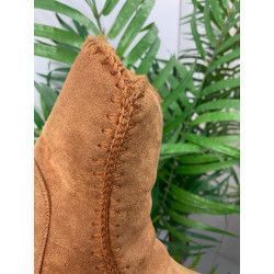 BOTA MARRÓN FORRADA DE PELO
