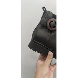 VALERIAS - BOTÍN PIEL NEGRO CON CUÑA