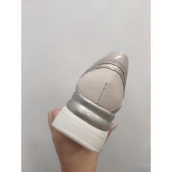 Zapato Deportivo Charol con Cremallera para mujer color piedra