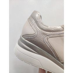 Zapato Deportivo Charol con Cremallera para mujer color piedra