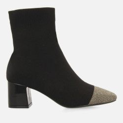 BOTÍN ELÁSTICO NEGRO PUNTERA DORADA