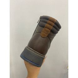 BOTÍN MARRÓN CON CREMALLERA