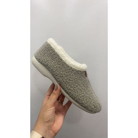 Cópia de Cópia de ZAPATILLA DE ANDAR POR CASA DE PELITO GRIS