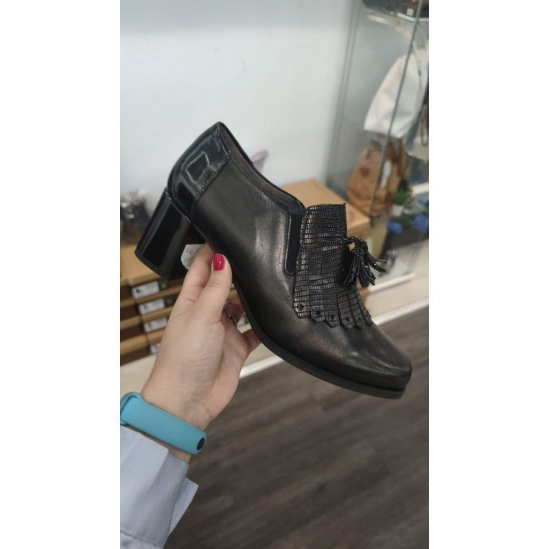 Mocasín Pitillos con borlas – Tacón 6 cm y puntera cuadrada